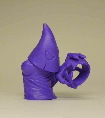 Universal Gravitation - Purple figure by Junnosuke Abe, produced by Restore. Front view.