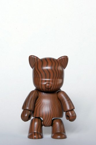 Wood Grain Cat figure, produced by Toy2R. Front view.