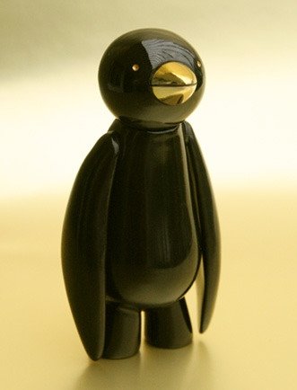 The Luster Ji Ja - Black figure by Mr. Clement. Front view.