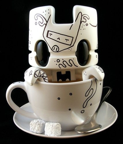 Custom Lunartik In a Cup Of Tea figure by Matt Jones (Lunartik), produced by Lunartik Ltd. Front view.