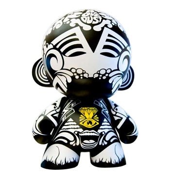 Munny Custom figure by Ilovedust. Front view.