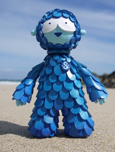 Southern Ocean Guardian figure by Mr Muju , produced by Muju World. Front view.