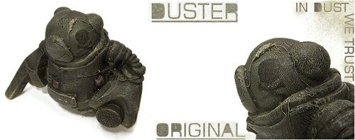 Duster - Original figure by Dms. Front view.