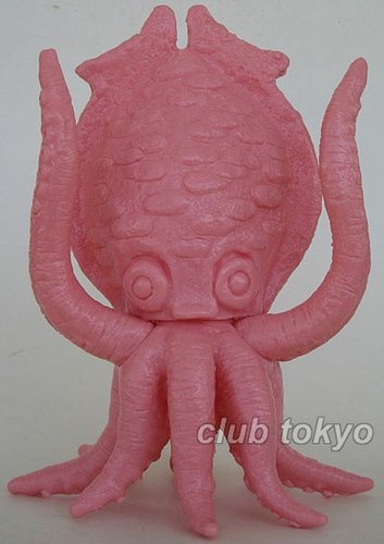 Gezora Pink Unpainted(Lucky Bag) figure by Yuji Nishimura, produced by M1Go. Front view.