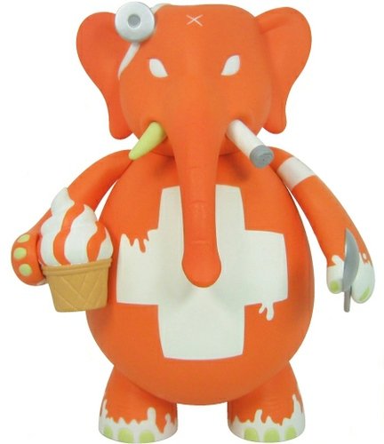 Dr. Bomb - Orange Vanilla Swirl figure by Frank Kozik, produced by Toy2R. Front view.