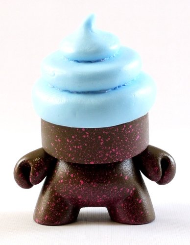 Cake Cap figure by Rampage, produced by Kidrobot. Front view.