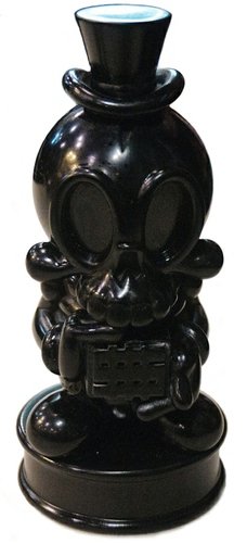 Modern Hero - Black Friday figure by Jeremy Madl (Mad), produced by Mad Toy Design. Front view.