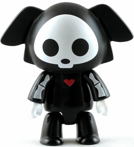Dax - Black figure by Mitchell Bernal, produced by Toy2R. Front view.