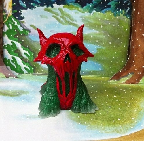 Christmas Tree Demon figure by Motorbot, produced by Deadbear Studios. Front view.