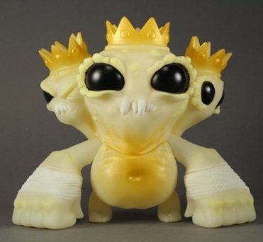 Tripple Crown Monster - Gold Trophy figure by Chris Ryniak, produced by Squibbles Ink & Rotofugi. Front view.