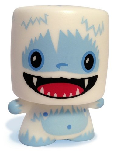 Abominable Marshall figure by 64 Colors, produced by Squibbles Ink + Rotofugi. Front view.