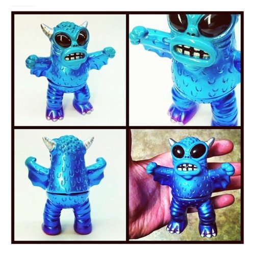 Mini Greasebat - Blue Custom figure by Topheroy, produced by Monster Worship. Front view.