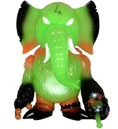 Chomp - Halloween 2007  figure by Brian Flynn X Realxhead, produced by Super7. Front view.