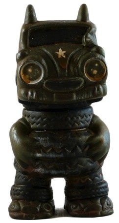 DrilOne Pocket Shogun figure by Drilone. Front view.