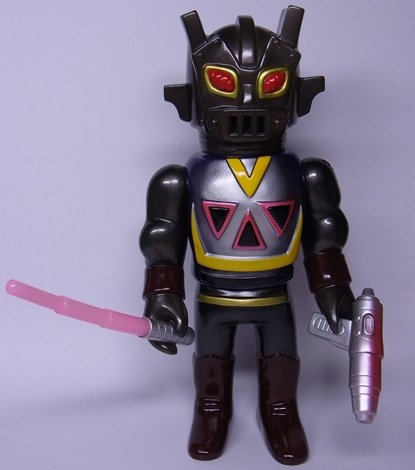 Custom 1/1 Mega Junktion figure by Kiyoka Ikeda, produced by Misty Fog Toys. Front view.