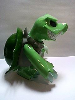 Skuttle figure by Touma. Front view.
