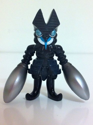 Baltan Sejin - shadow version figure by Touma, produced by Bandai. Front view.