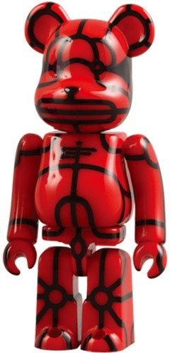 X-LARGE x Flores Be@rbrick 100% figure by David Flores, produced by Medicom Toy. Front view.