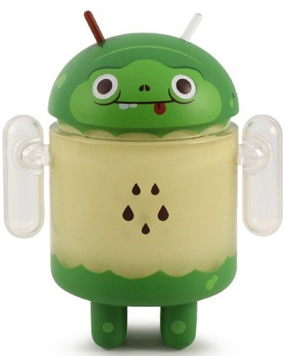 Core Dump Android figure by Andrew Bell, produced by Dyzplastic. Front view.