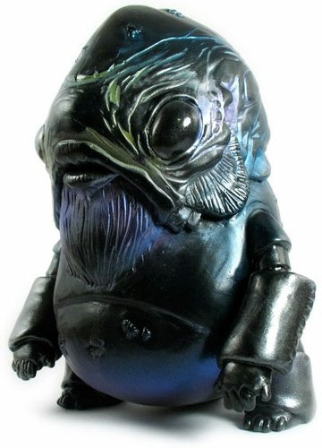 Big Muscamoot - Fathom figure by Chris Ryniak, produced by Squibbles Ink, Inc. & Rotofugi. Front view.