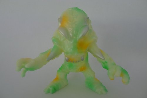 Ino Zombi figure, produced by Vinyl Junkies. Front view.