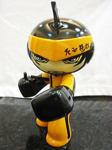 G.O.D. Celsius figure by Rotobox, produced by Kuso Vinyl. Front view.