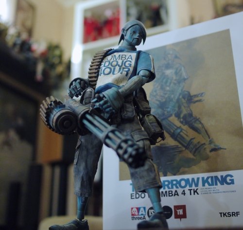 EDO MOMBA 4-th TK figure by Ashley Wood, produced by Threea. Front view.