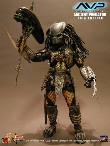 Alien VS Predator - Ancient Predator *ASIA Ver* figure, produced by Hot Toys. Front view.
