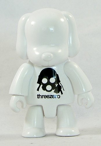 Threezero White figure by Three Zero, produced by Toy2R. Front view.