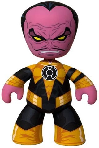 Sinestro - SDCC 11 figure by Dc Comics, produced by Mezco Toyz. Front view.