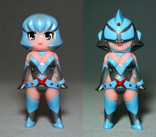 Lady Maxx - 5th Anniversary SF Edition figure by Mark Nagata, produced by Max Toy Co.. Front view.