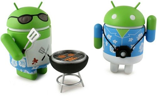 Big Android BBQ - Blue Set figure by Andrew Bell, produced by Dyzplastic. Front view.
