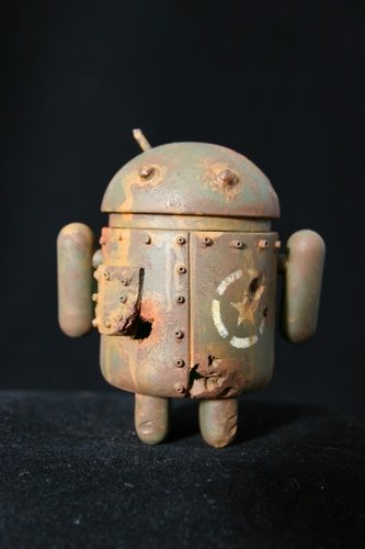 Android (Box of Rust Edition) figure by Drilone. Front view.