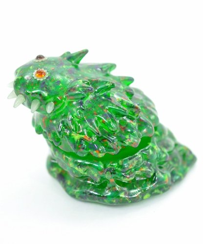 Liquid Erosion - Green Camo figure by Hiroto Ohkubo, produced by Instinctoy. Front view.