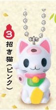 Lucky Cat Keychain - Pink figure by Konatsu, produced by Konatsuya. Front view.