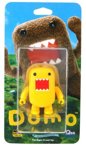 Yellow Domo figure, produced by Toy2R. Front view.