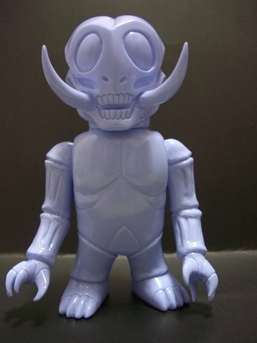 Howaton Test 1 Unpainted Violet figure by Skull Head Butt, produced by Skull Head Butt. Front view.