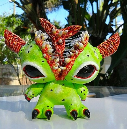 Mutant Alien Dunny figure by Kathleen Voigt, produced by Kidrobot. Front view.