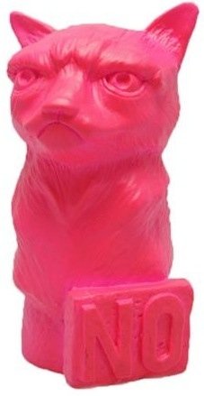 Grumpy Cat Mini Bust figure by Plastic Foundry, produced by Plastic Foundry. Front view.