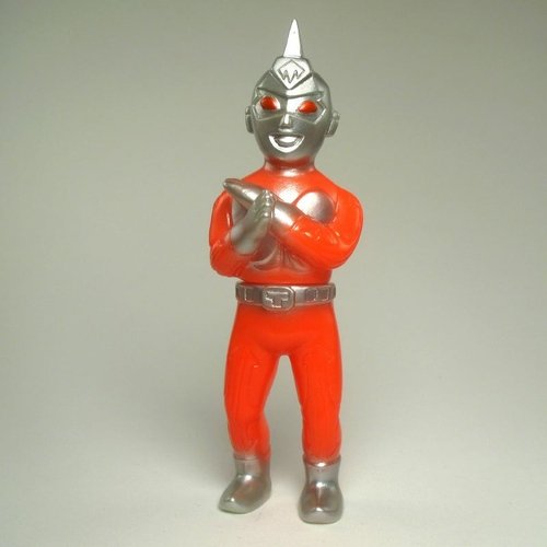 Mini Thrashman - GID, Red, Silver figure by Kiyoka Ikeda. Front view.