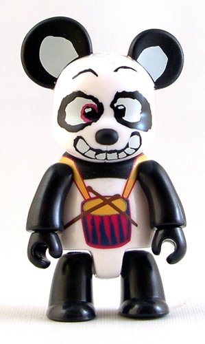 Panda Osiris figure by Luisa Via Roma, produced by Toy2R. Front view.