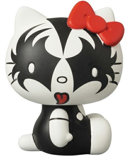 Kiss x Hello Kitty - The Demon - VCD No.206 figure by Sanrio, produced by Medicom Toy. Front view.