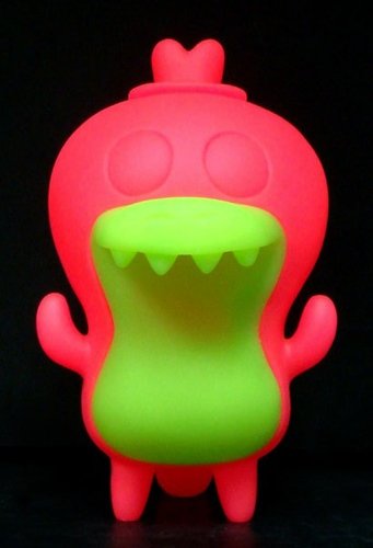 Crocadoca - Pink GID DIY figure by David Horvath, produced by Toy2R. Front view.