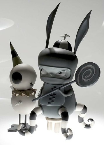 Benny & Red Bird - Mono Edition figure by Kathie Olivas, produced by Mindstyle. Front view.