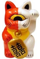 Mini Fortune Cat - Red & White Split figure by Mori Katsura, produced by Realxhead. Front view.