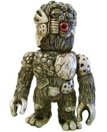 Beast Chaos figure, produced by Realxhead. Front view.
