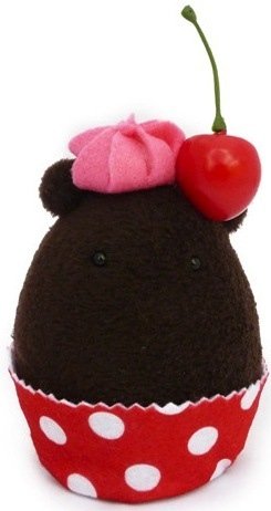 Cherry Chocolate Cupcake-vey figure by A Little Stranger. Front view.