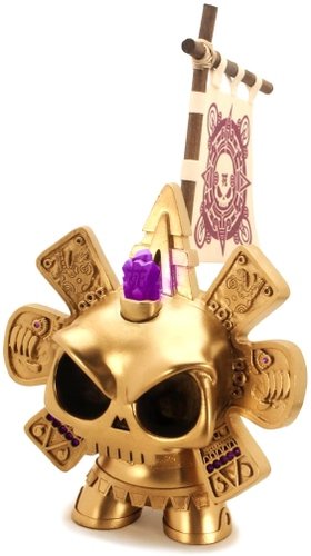 Royal Guard Skullendario Azteca  figure by The Beast Brothers X Huck Gee. Front view.