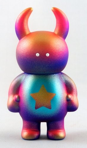 Metallic Neon Star Uamou figure by Rampage Toys, produced by Uamou. Front view.