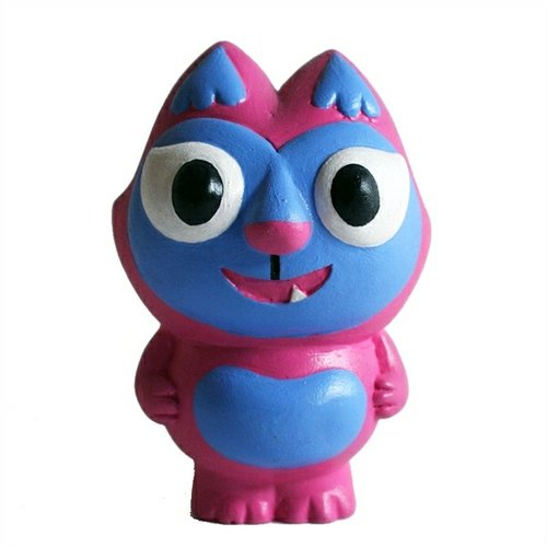 Periwinkle on Dark Pink Trouble  figure by Jared Deal. Front view.